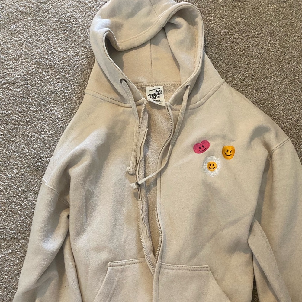 Women’s medium tan zip-up hoodie